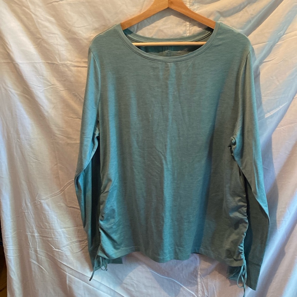 Avia Long shirt long sleeves, rouging on both sides